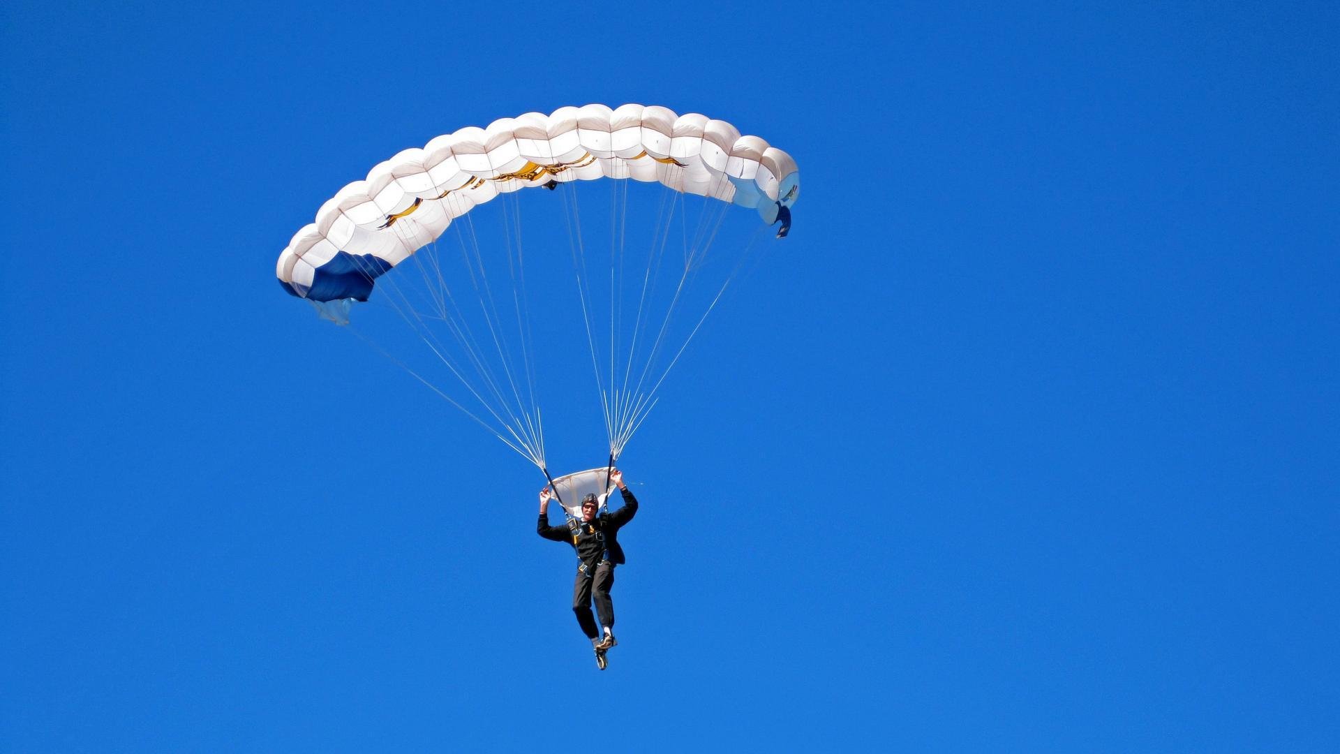 随机_国际机器人运动会：科技引领运动新潮流_，国际机器人竞赛