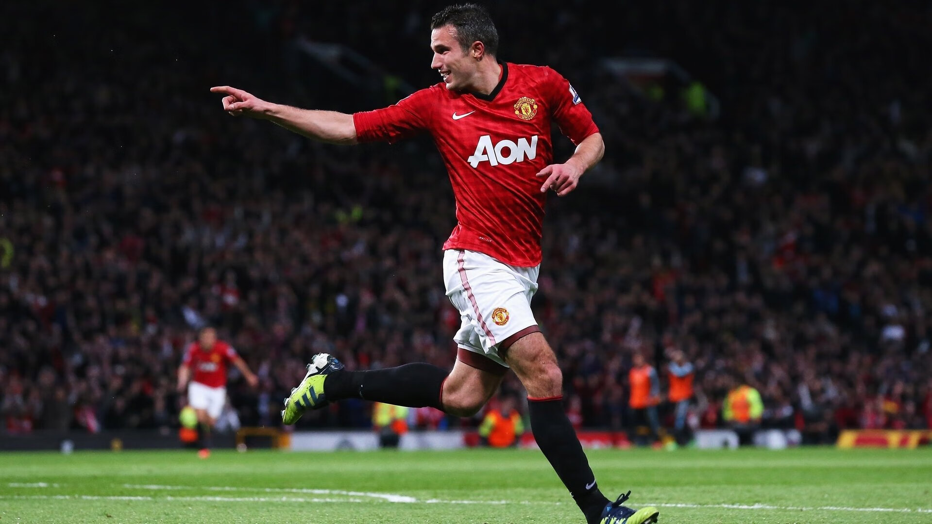 随机德国男子81公斤级举重选手在决赛中获得第九名，德国女子举重运动员